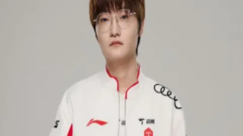 伊万危机解除，新门神显神威，9次扑救助中超关键战平局